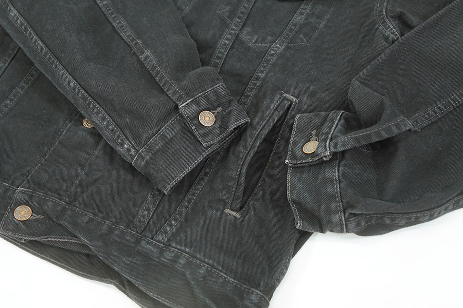 00'S LEVI'S 70507-0260 BLACK DENIM JACKET (SIZE. LARGE) MADE IN