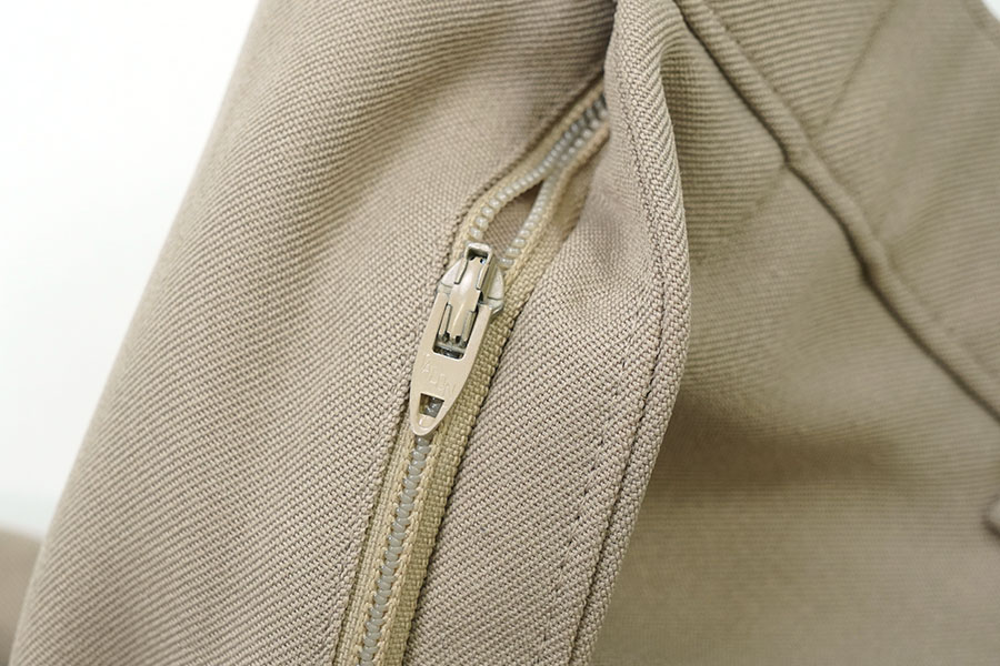 90'S LEVI'S ACTION SLACKS BEIGE (APPROX.W31 L27) | NEW ITEM