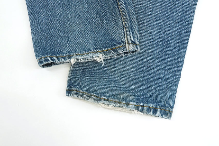00'S LEVI'S 501 DAMAGE！ JEANS (SIZE.W34 L30) MADE IN USA