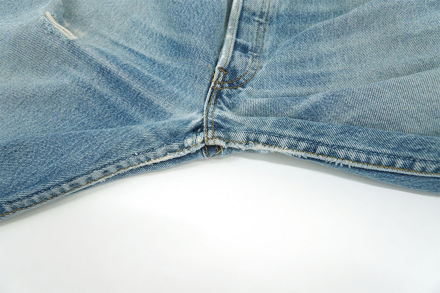 00'S LEVI'S 501 DAMAGE！ JEANS (SIZE.W34 L30) MADE IN USA