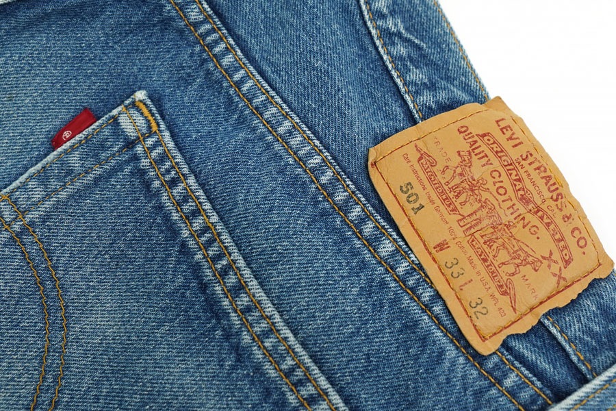 00'S LEVI'S 501 BLUE JEANS (SIZE. W33 L32) MADE IN USA | NEW ITEM