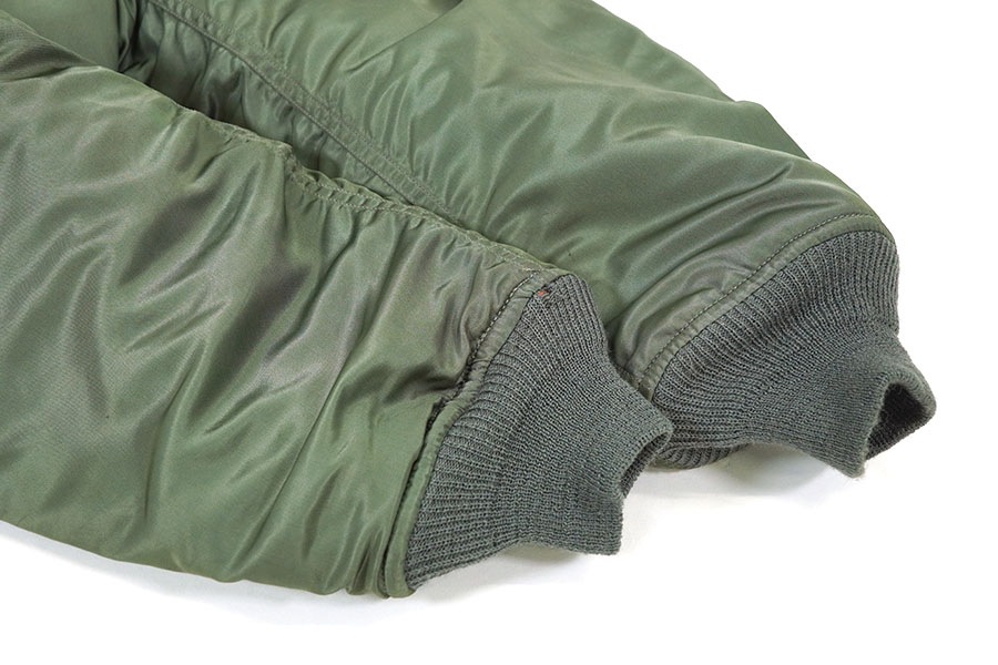 76 U.S. AIR FORCE MA-1 MIL-J-8279E ALPHA INDUSTRIES製 フライト