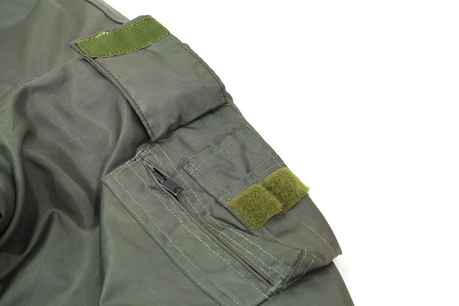 93's U.S. AIR FORCE CWU-45/P フライトジャケット 表記(LARGE