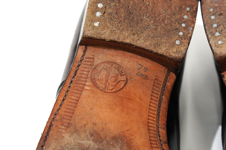 Cordwainer 内羽根ストレートチップ レザーシューズ バーガンディ 表記