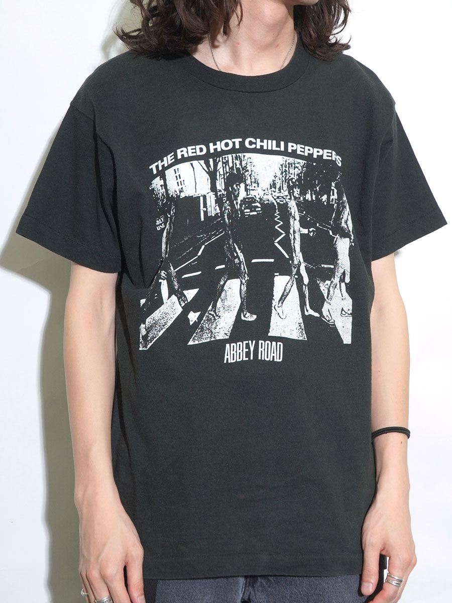80'S～ RED HOT CHILI PEPPERS ''ABBEY ROAD'' T SHIRT BLACK (APPROX