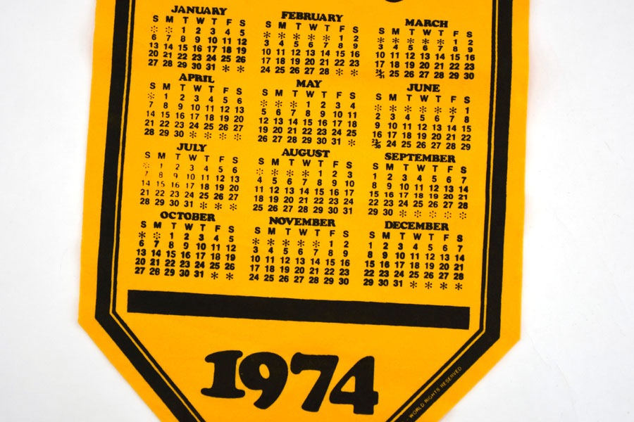 70's スヌーピー ''1974'' フェルトペナント イエロー DEAD