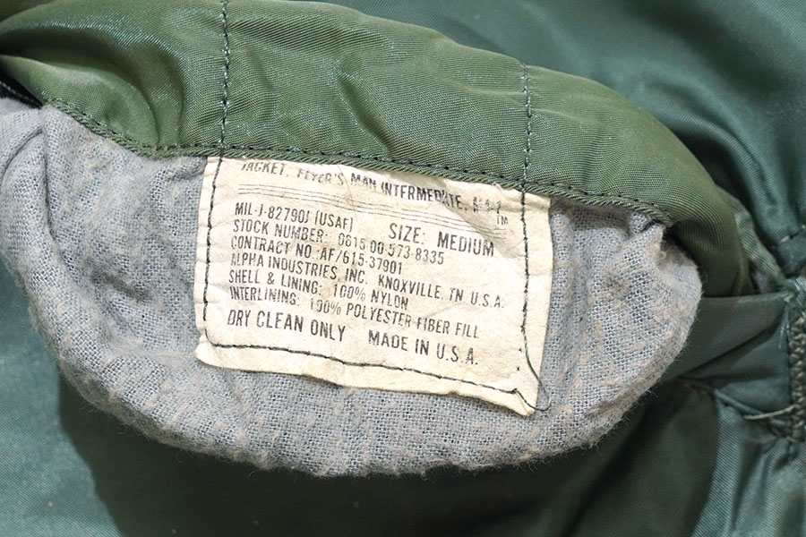 USA製 ALPHA INDUSTRIES MA-1 フライトジャケット ワッペン付き 表記
