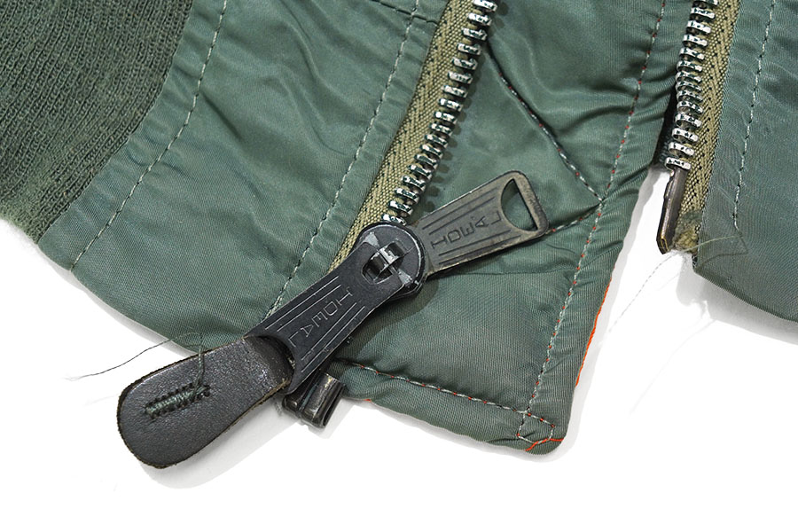 USA製 ALPHA INDUSTRIES MA-1 フライトジャケット ワッペン付き 表記