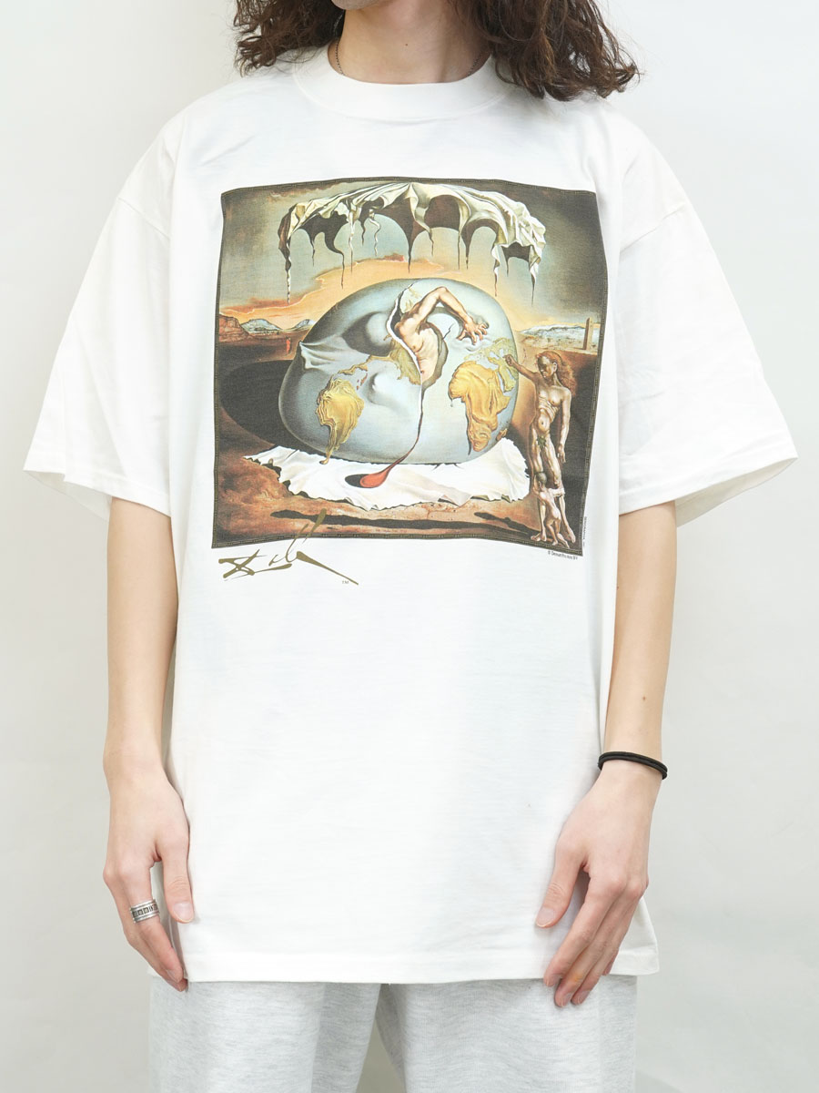90's JERZEES サルバドール・ダリ ''新人類の誕生を見つめる地政学の子供'' アートTシャツ ホワイト 表記(XL) USA製 DEAD
