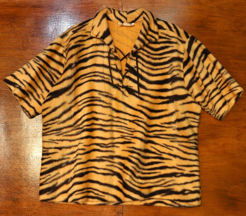 1950s PENGUIN , TIGER LACE UP , Size XL