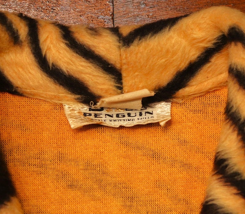 1950s PENGUIN , TIGER LACE UP , Size XL