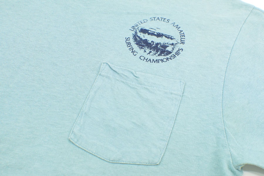 80's Anvil ''UNITED STATES AMATEUR SURFING CHAMPIONSHIPS '81'' 両面プリント ポケットTシャツ ライトブルー 表記(L)