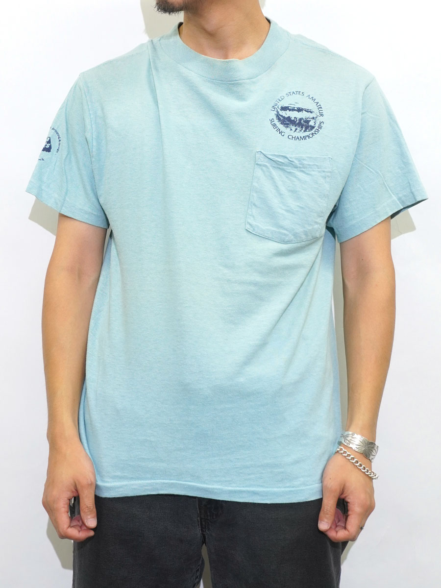 80's Anvil ''UNITED STATES AMATEUR SURFING CHAMPIONSHIPS '81'' 両面プリント ポケットTシャツ ライトブルー 表記(L)