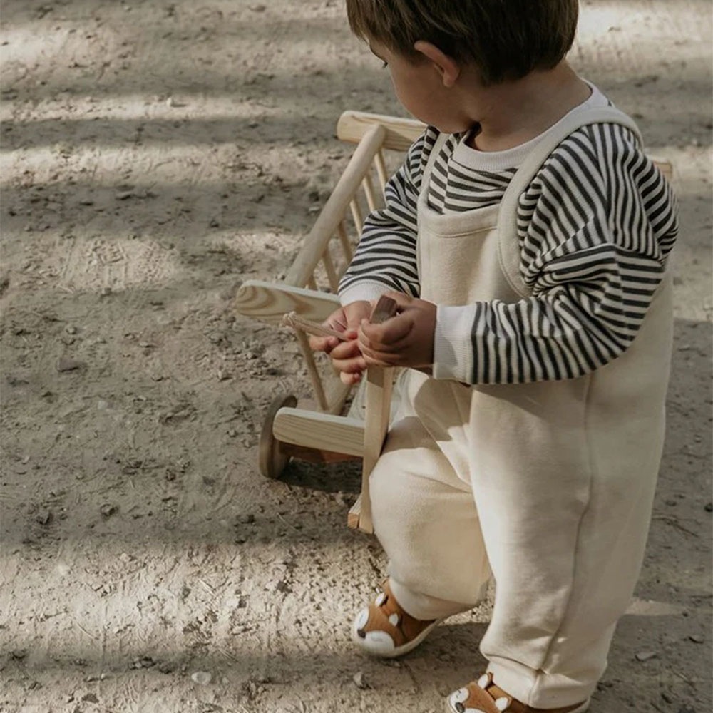 サロペット キッズ  ベビー オーガニックズー Organic Zoo Pebble Warm Sand Oversized Dungarees【国内正規品】 PDKOZ 13WSDOZ23