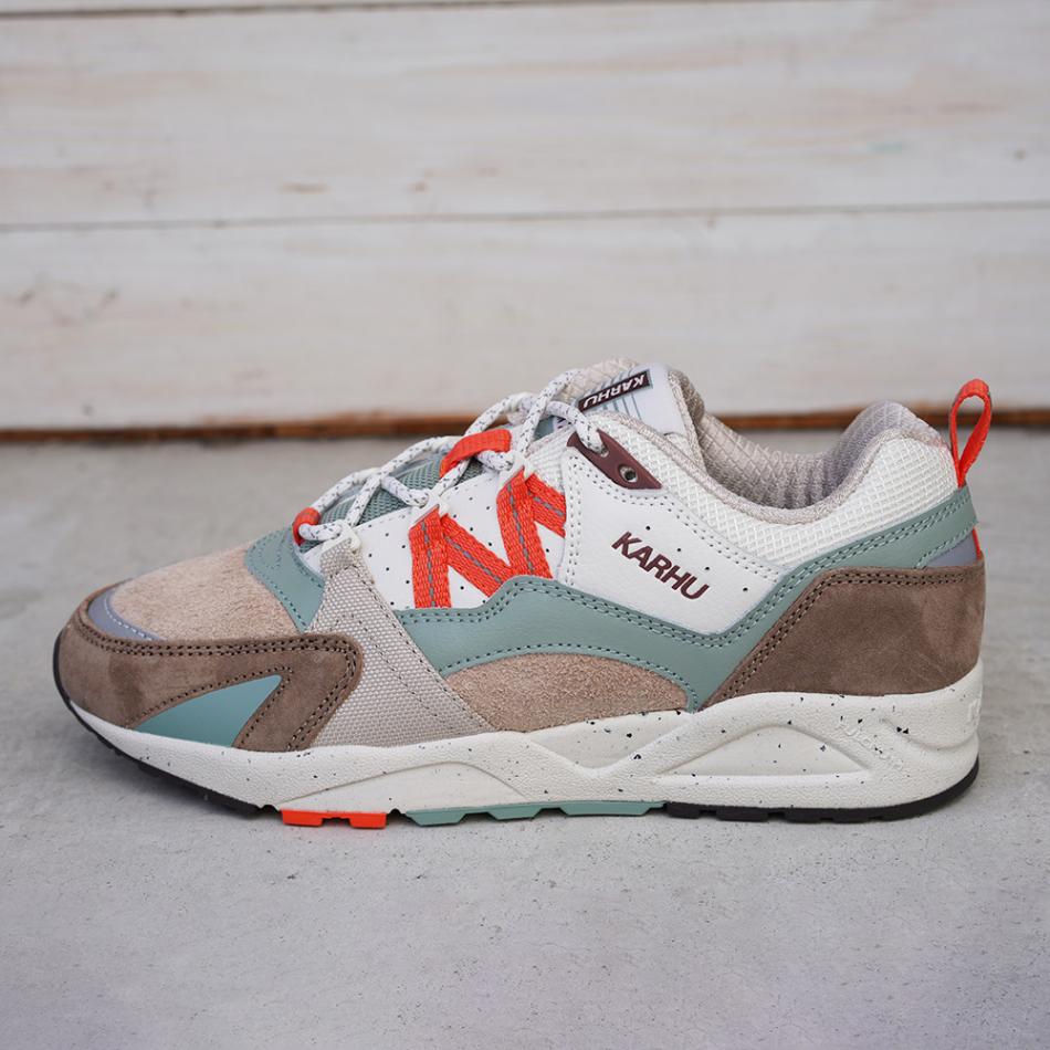 スニーカー レディース メンズ カルフ ユニセックス フュージョン 2.0 KARHU FUSION 2.0  PORTABELLA / NASTURTIUM   靴 運動靴 【国内正規品】22-25.5cm