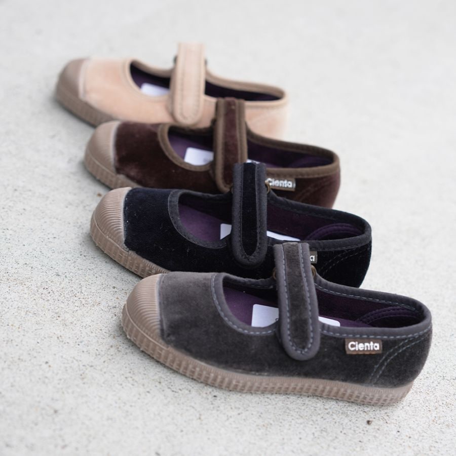 【26AW 予約】【最短で9月頃入荷予定】ワンストラップシューズ ベルクロ ベロア キッズ ベビー シエンタ ブラウンソール Cienta Velour  12.5-21cm【国内正規品】A956075