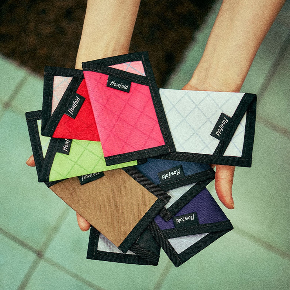 カードホルダー ウォレット ミニ財布 フローフォールド Recycled Sailcloth Minimalist Card Holder Wallet Flowfold 【国内正規品】