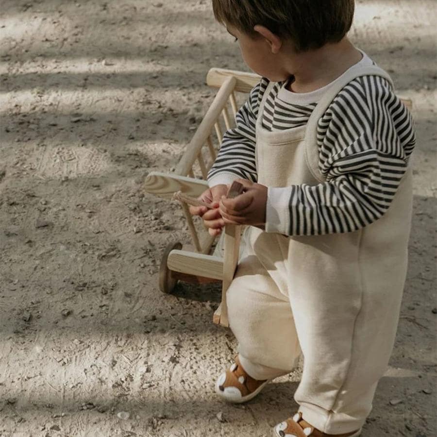 サロペット キッズ  ベビー オーガニックズー Organic Zoo Pebble Warm Sand Oversized Dungarees【国内正規品】 PDKOZ 13WSDOZ23