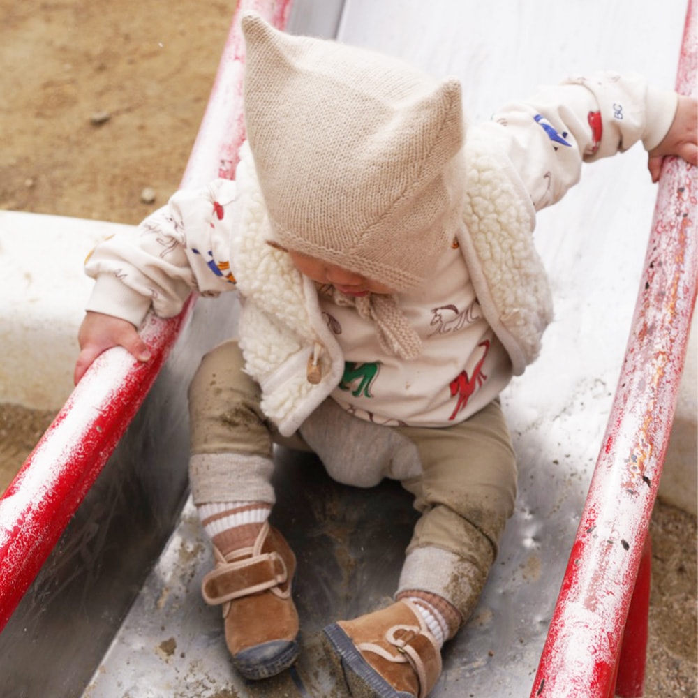 カシミヤニット帽 ベビー キッズ 帽子 ガーター帽子 ボンネット カシミヤ100% 猫耳 耳当てつき 紐つき サステナブル 出産祝い【国内正規品】BETTERDAYS 1-2Years