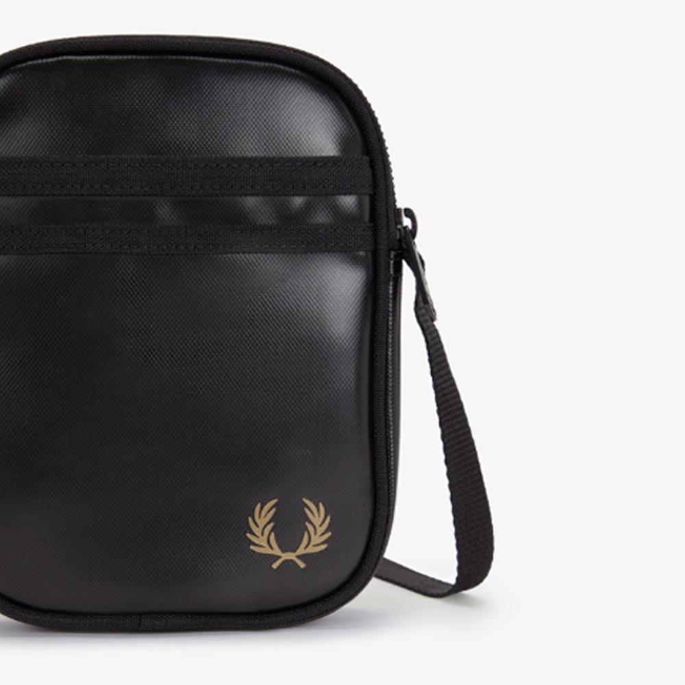 フレッドペリー ショルダーバッグ ユニセックス サイドバッグ FRED PERRY TONAL CLASSIC SMALL SIDE BAG 【国内正規品】L2166