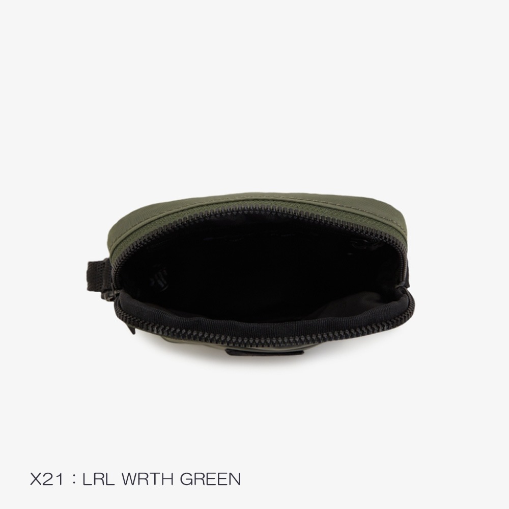 フレッドペリー  ショルダーバッグ ユニセックス サイドバッグ FRED PERRY CRINKLE NLYON SMALL SIDE 【国内正規品】L3341