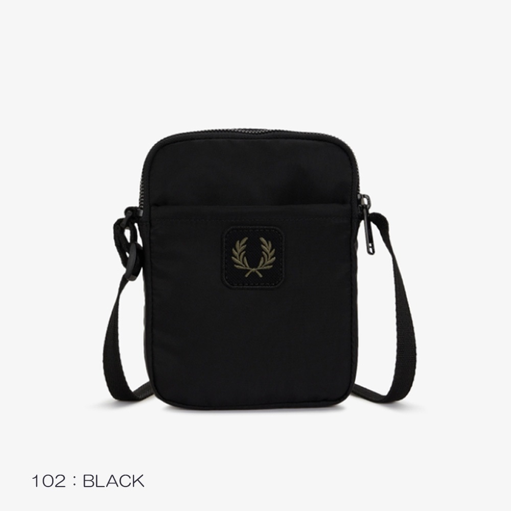 フレッドペリー  ショルダーバッグ ユニセックス サイドバッグ FRED PERRY CRINKLE NLYON SMALL SIDE 【国内正規品】L3341