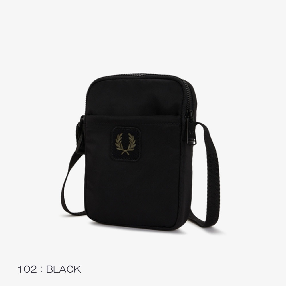 フレッドペリー  ショルダーバッグ ユニセックス サイドバッグ FRED PERRY CRINKLE NLYON SMALL SIDE 【国内正規品】L3341