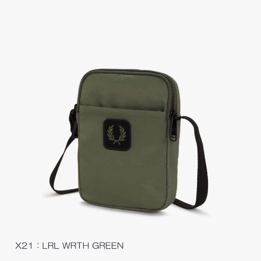 フレッドペリー  ショルダーバッグ ユニセックス サイドバッグ FRED PERRY CRINKLE NLYON SMALL SIDE 【国内正規品】L3341