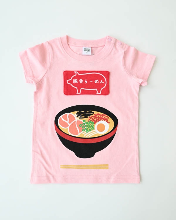 【チークルーム】豚骨ラーメンＴシャツ / ピンク
