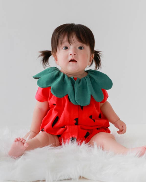 【26PS先行販売】いちごロンパース / レッド