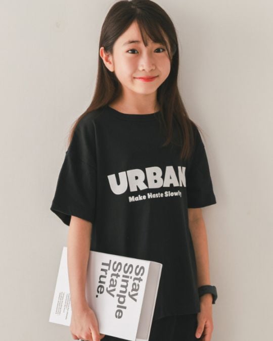 【26PS先行販売】URBANTシャツ / ブラック