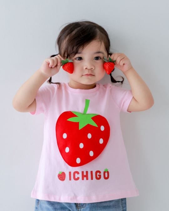 【チークルーム】いちご Tシャツ / サックス