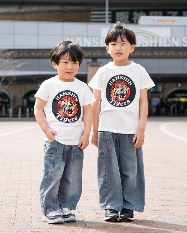 【チークルーム】阪神タイガース限定コラボ スパンコール Tシャツ / オフホワイト