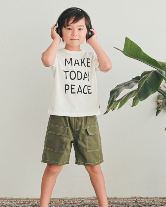 【ゼロスタンダード】MAKE TODAY PEACE Tシャツ / オフホワイト