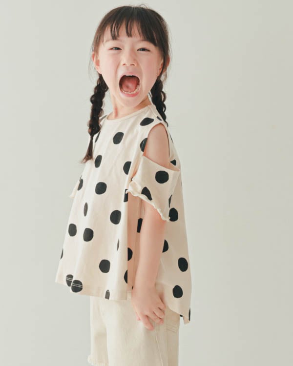 【ニコフラート】ドットオフショルダー Tシャツ / アイボリー