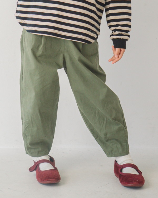 【ニコフラ】タックサーカス ロングパンツ / カーキ (８月下旬頃入荷予定)