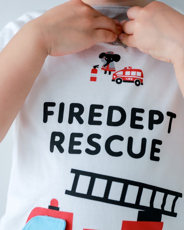 【チークルーム】消防車 Tシャツ / オフホワイト