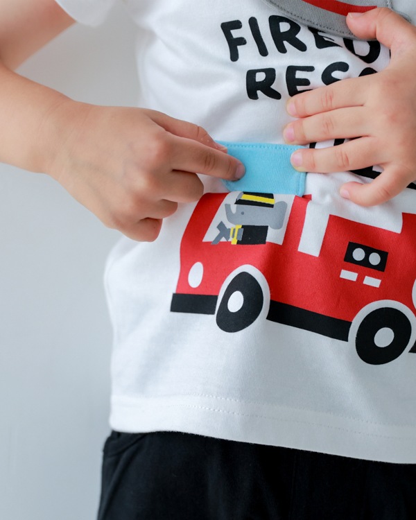 【チークルーム】消防車 Tシャツ / オフホワイト
