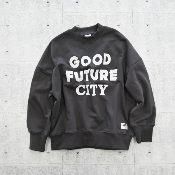 【25FW】GOOD FUTURE トレーナー / チャコールグレー