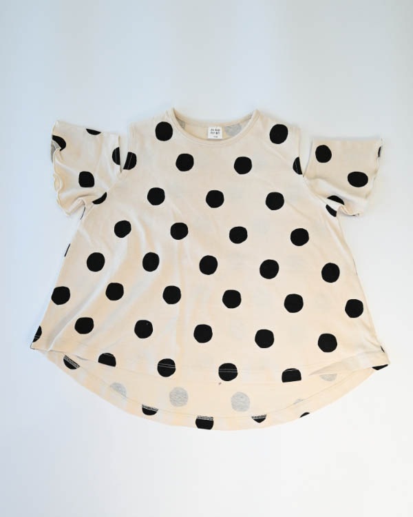 【ニコフラート】ドットオフショルダー Tシャツ / アイボリー