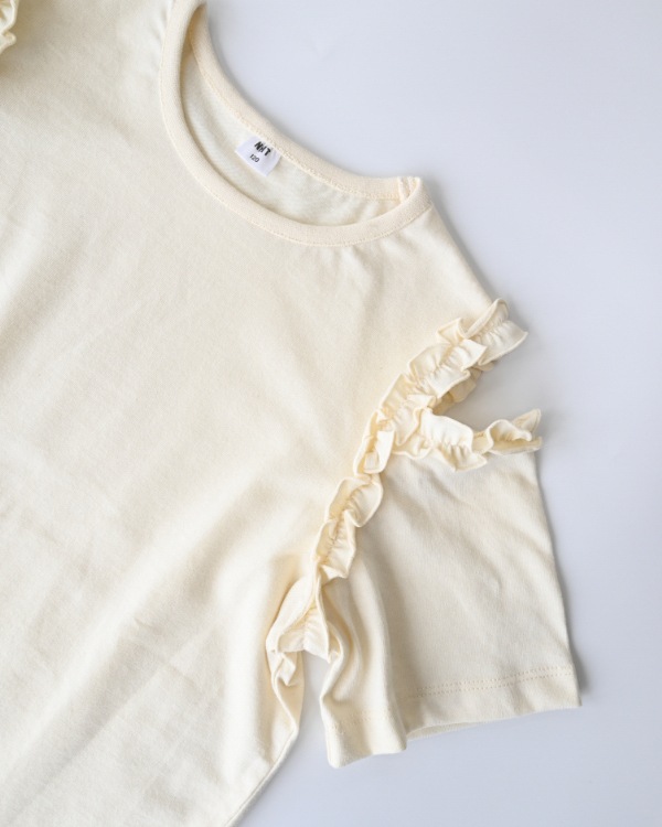 【エヌエイチティー】フリルオフショルダーTシャツ / アイボリー