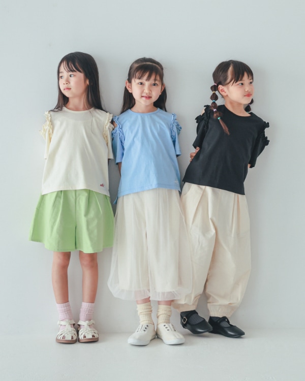 【エヌエイチティー】フリルオフショルダーTシャツ / ブラック