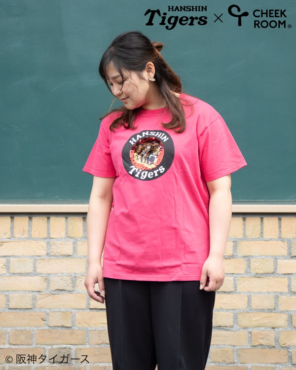 【チークルーム】阪神タイガース限定コラボ スパンコール Tシャツ 大人 / ピンク