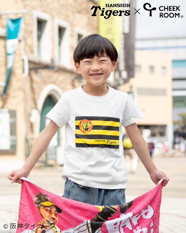 【チークルーム】阪神タイガース限定コラボ 球団旗 Tシャツ / オフホワイト