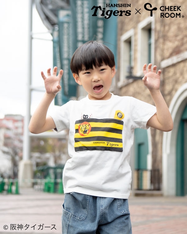 【チークルーム】阪神タイガース限定コラボ 球団旗 Tシャツ / オフホワイト