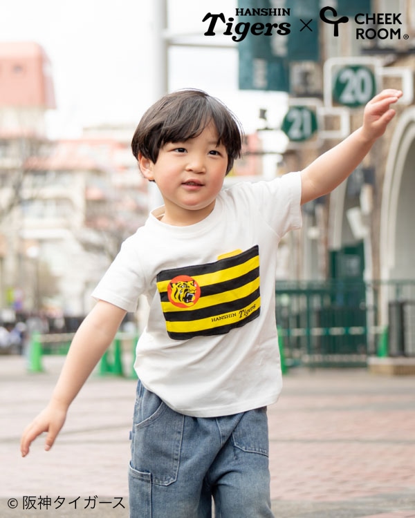【チークルーム】阪神タイガース限定コラボ 球団旗 Tシャツ / オフホワイト