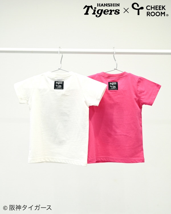 【チークルーム】阪神タイガース限定コラボ 球団旗 Tシャツ / オフホワイト