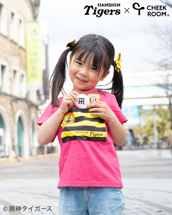 【チークルーム】阪神タイガース限定コラボ 球団旗 Tシャツ / ピンク
