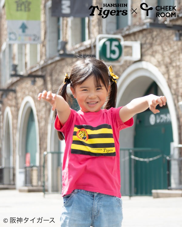 【チークルーム】阪神タイガース限定コラボ 球団旗 Tシャツ / ピンク