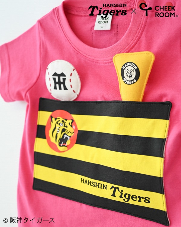【チークルーム】阪神タイガース限定コラボ 球団旗 Tシャツ / ピンク
